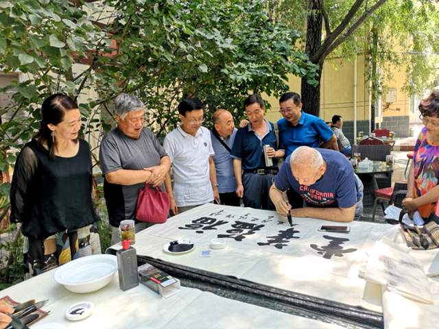 薪火相传 不忘感恩—民建兰州市委老龄委员会、青年委员会开展主题活动2_副本.png